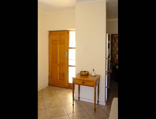 3 BEDROOM TOWNHOUSE RENTED IN LORRAINE
